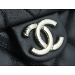 CHANEL-金典 22.5CM X 28CM X 13CM