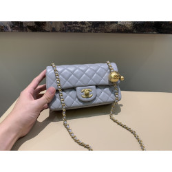 지존샵 샤넬 클래식 뉴미니 골드볼 플랩백 금장 Chanel NEWMINI Classic Flap BAG  Lambskin and Gold-Tone Metal  20CM