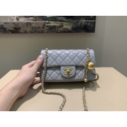 지존샵 샤넬 클래식 뉴미니 골드볼 플랩백 금장 Chanel NEWMINI Classic Flap BAG  Lambskin and Gold-Tone Metal  20CM