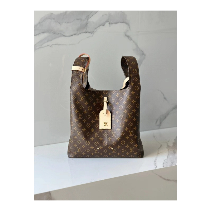 LOUISVUITTON 34CM X 34CM X13.5CM