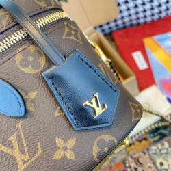 LOUISVUITTON 19CM X 13CM X 11CM