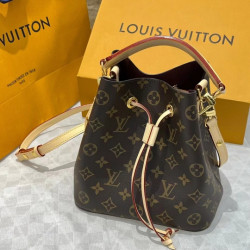 LOUISVUITTON-女王 20CM X 20CM...