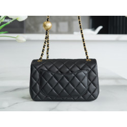 팬더샵 샤넬 뉴미니 골드볼 클래식백 -CHANEL-BAG-NEWMINI-CLASSICFLAP-CHANELHANDBAG