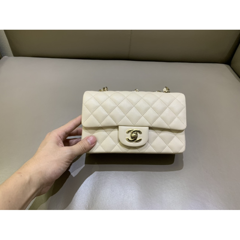 지존샵 샤넬 클래식 뉴미니 플랩백 금장 Chanel NEWMINI Classic Flap BAG  Gold-Tone Metal  20CM