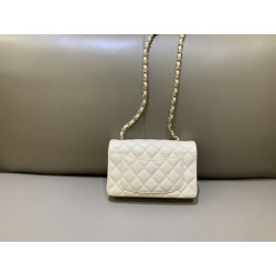 지존샵 샤넬 클래식 뉴미니 플랩백 금장 Chanel NEWMINI Classic Flap BAG  Gold-Tone Metal  20CM