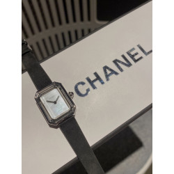 CHANEL 20MM X 25MM