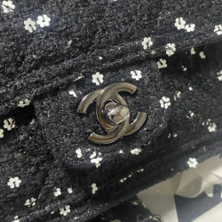 CHANEL 19CM