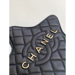 CHANEL 22.5CM X 22.5CM X 6CM