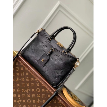 LOUISVUITTON 28CM X 18CM X8CM