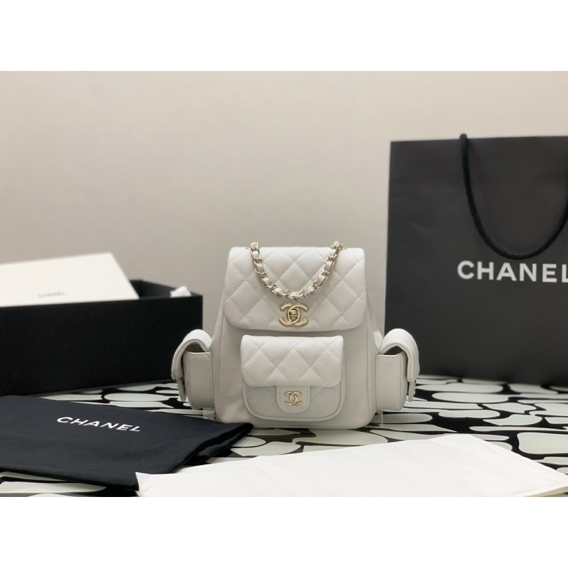 CHANEL 19.5CM