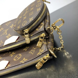 LOUISVUITTON 24CM X 16CM X 6CM