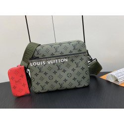 LOUISVUITTON 25CM X 18.5CM...