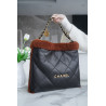 샤넬 22백 램스킨 브라운 양털 스웨이드 CHANEL 22 HANDBAG IN BLACK LAMBSKIN, BROWN SHEARLING SUEDE-팬더샵 39CM