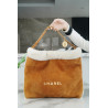 샤넬 시어링 스웨이드 미디엄 22백 AS3261 B13796 NQ757 CHANEL 22 HANDBAG IN BEIGE & WHITE SHEARLING SUEDE LAMBSKIN-팬더샵 39CM