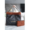 샤넬 22백 램스킨 브라운 양털 스웨이드 CHANEL 22 HANDBAG IN BLACK LAMBSKIN, BROWN SHEARLING SUEDE-팬더샵 39CM