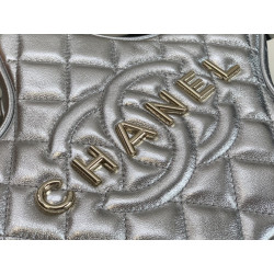 CHANEL 22.5CM X 20CM X 6CM