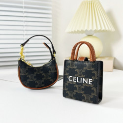 CELINE-MOMO