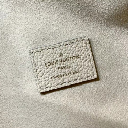 LOUISVUITTON 38CM X 26CM X 10CM