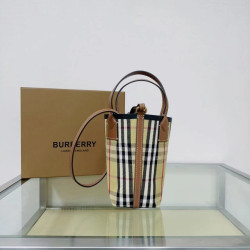 BURBERRY 13CM X 8.5CM X 19.5CM