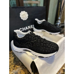 샤넬 크루즈 스니커즈 Chanel Sneakers...