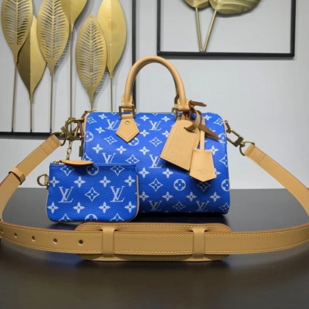 LOUISVUITTON 25CM X 15CM X 15CM