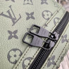 LOUISVUITTON 29CM X 38CM X 20CM