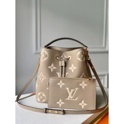 LOUISVUITTON 26CM X 26CM X...