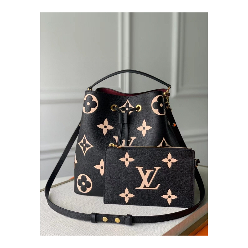 LOUISVUITTON 26CM X 26CM X 17CM