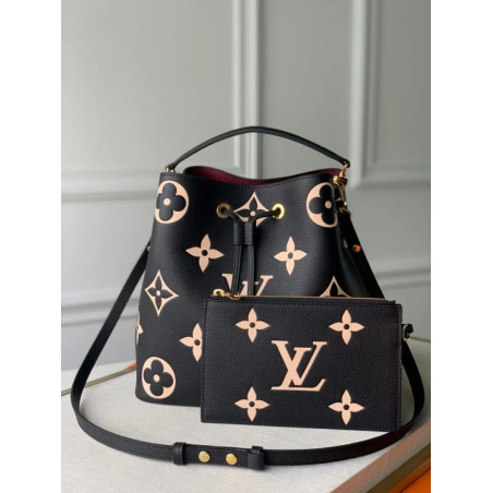 LOUISVUITTON 26CM X 26CM X 17CM