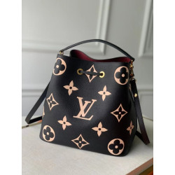 LOUISVUITTON 26CM X 26CM X 17CM