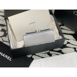 CHANEL 18CM X 10CM X 4.5CM