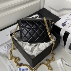 CHANEL 10CM X 16CMX 5CM