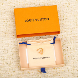 LOUISVUITTON-MOMO