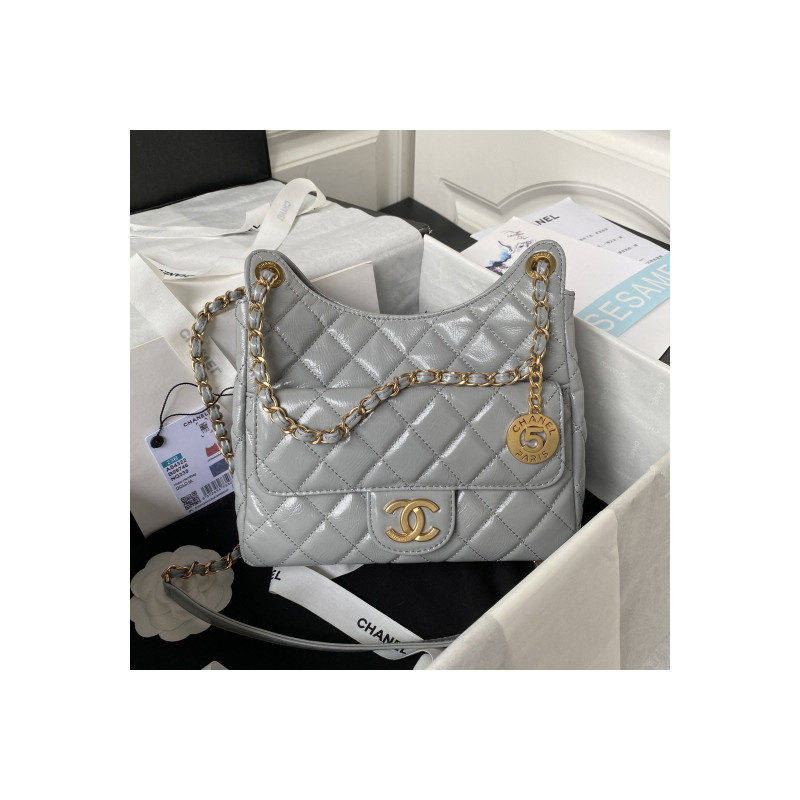 CHANEL 21.5CM X 22.5CM X 7CM