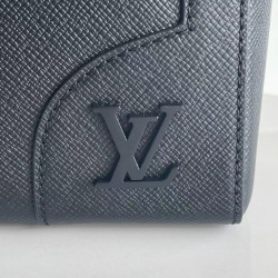 LOUISVUITTON 40CM X 29CM X 4CM