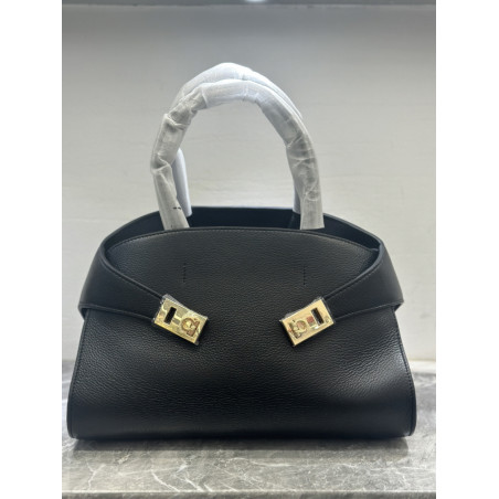 페레가모(Salvatore Ferragamo) 허그숄더백(HUG) 32CM