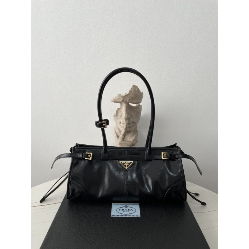 PRADA-블랙프레임 28CM/42CM