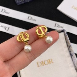 DIOR-MOMO