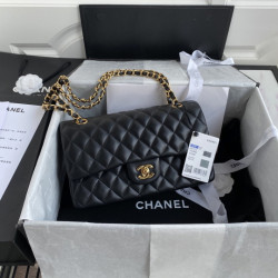 샤넬 클래식 미듐 플랩백 램스킨 금장 CHANEL...