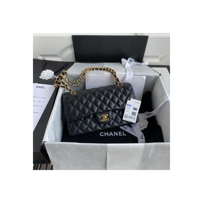 샤넬 클래식 미듐 플랩백 램스킨 금장 CHANEL CLASSIC FLAP MEDIUM | GOLD METAL 25CM