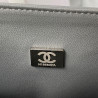 샤넬 클래식 미듐 플랩백 램스킨 은장 CHANEL CLASSIC FLAP MEDIUM | SILVER METAL 25CM