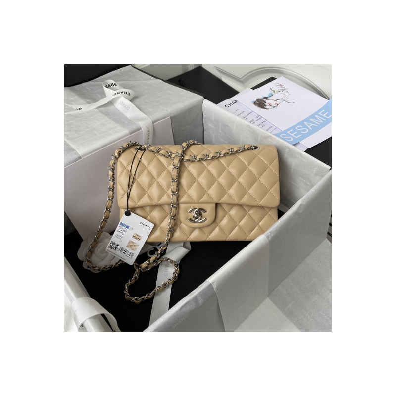 샤넬 클래식 미듐 플랩백 램스킨 금장 CHANEL CLASSIC FLAP MEDIUM | GOLD METAL 25CM