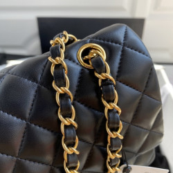 샤넬 클래식 미듐 플랩백 램스킨 금장 CHANEL CLASSIC FLAP MEDIUM | GOLD METAL 25CM