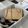 샤넬 클래식 미듐 플랩백 램스킨 금장 CHANEL CLASSIC FLAP MEDIUM | GOLD METAL 25CM