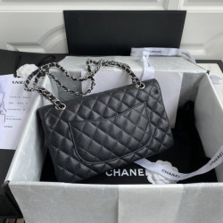 샤넬 클래식 미듐 플랩백 캐비어 은장  CHANEL CLASSIC FLAP MEDIUM | SILVER METAL 25CM