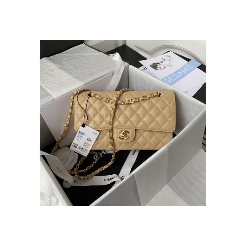 샤넬 클래식 미듐 플랩백 캐비어 금장  CHANEL CLASSIC FLAP MEDIUM | GOLD METAL 25CM