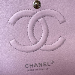 샤넬 클래식 미듐 플랩백 램스킨 은장 CHANEL CLASSIC FLAP MEDIUM | SILVER METAL 25CM