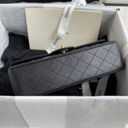 샤넬 클래식 미듐 플랩백 캐비어 은장  CHANEL CLASSIC FLAP MEDIUM | SILVER METAL 25CM