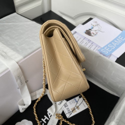 샤넬 클래식 미듐 플랩백 램스킨 금장 CHANEL CLASSIC FLAP MEDIUM | GOLD METAL 25CM