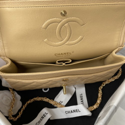 샤넬 클래식 미듐 플랩백 캐비어 금장  CHANEL CLASSIC FLAP MEDIUM | GOLD METAL 25CM